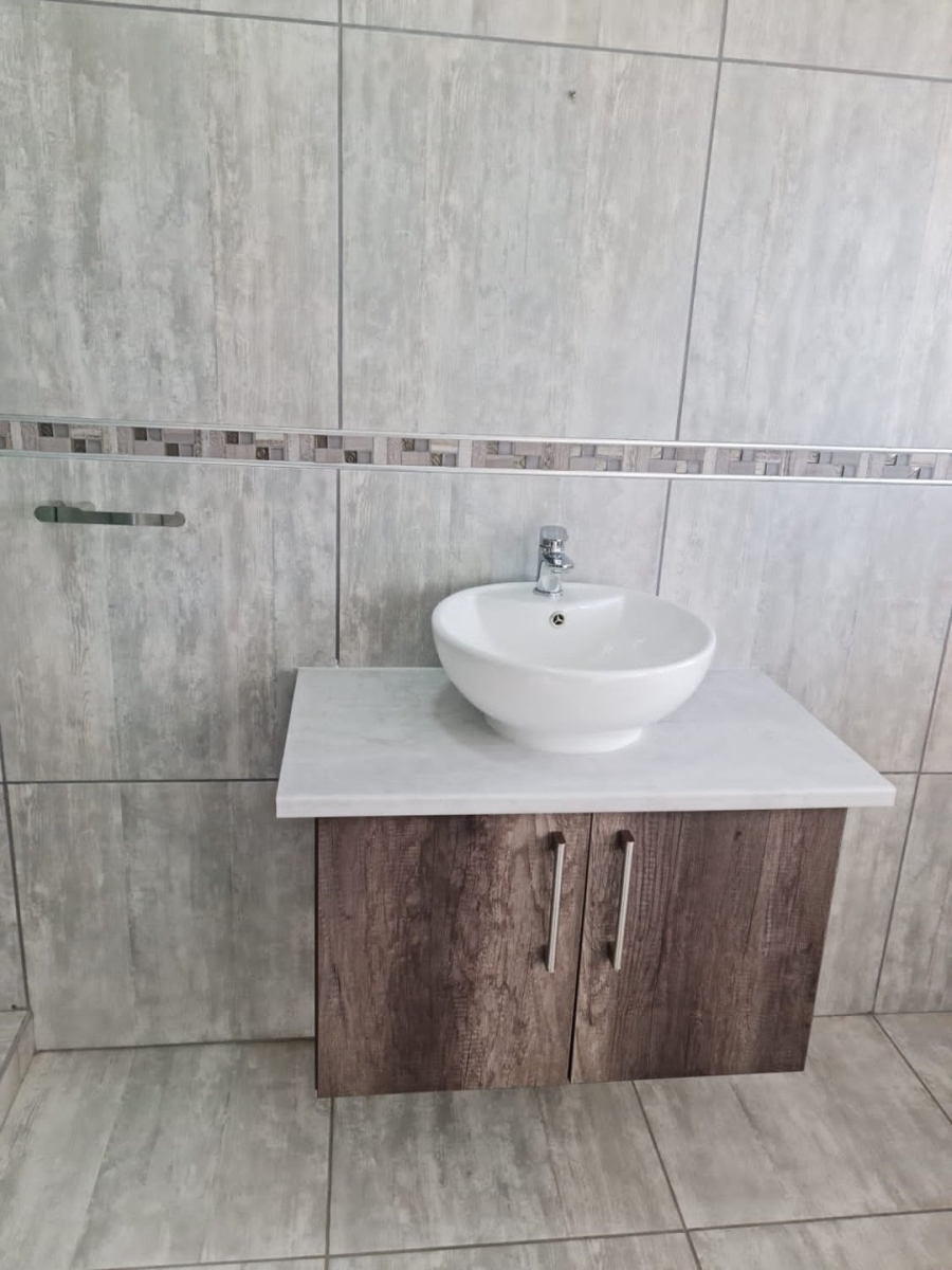 To Let 2 Bedroom Property for Rent in Albertinia Western Cape